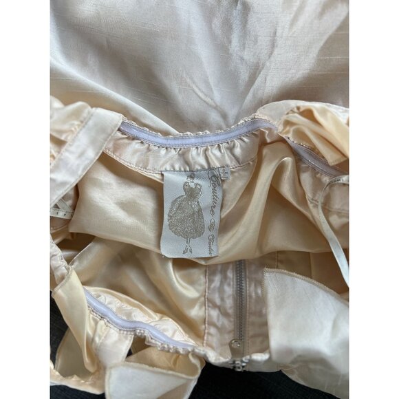 NEW Vintage Womens S Conture Twelve Satin Style Ruffle Tank top Ivory Party Chic - Picture 8 of 16